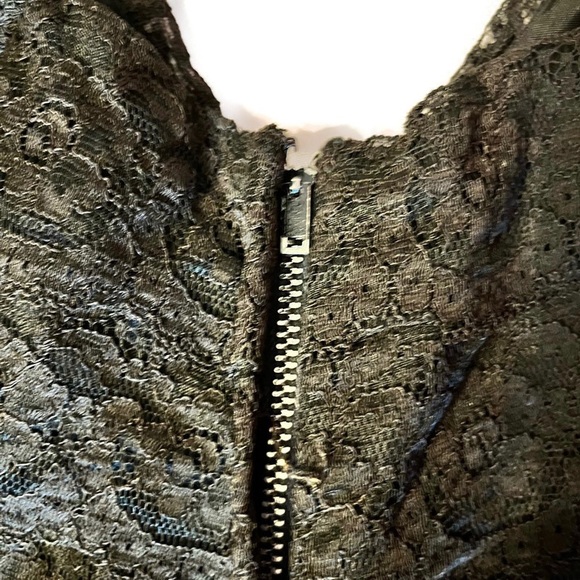 1960s Vintage Black Lace Tiered Sleeveless Rhinestone Satin-Bow Pencil Dress - Picture 10 of 14